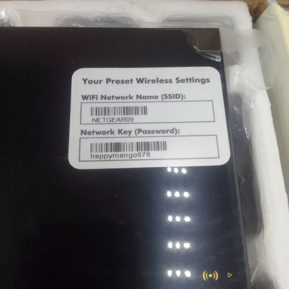 Netgear R6300 WiFi Router - Picture 4 of 9